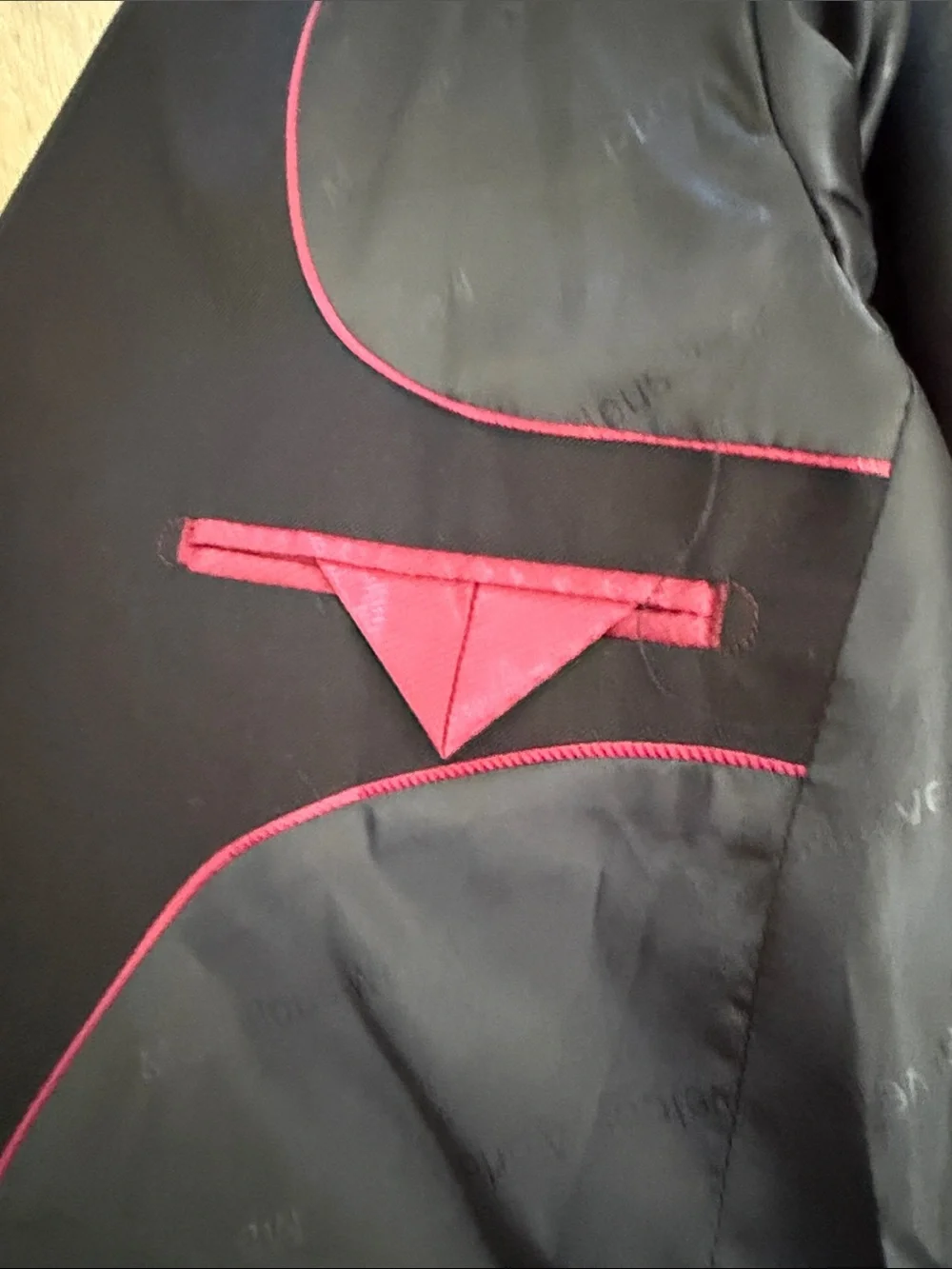 Marvelous world tailored black